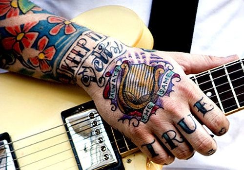 Татуировки на кисти руки для мужчин и женщин