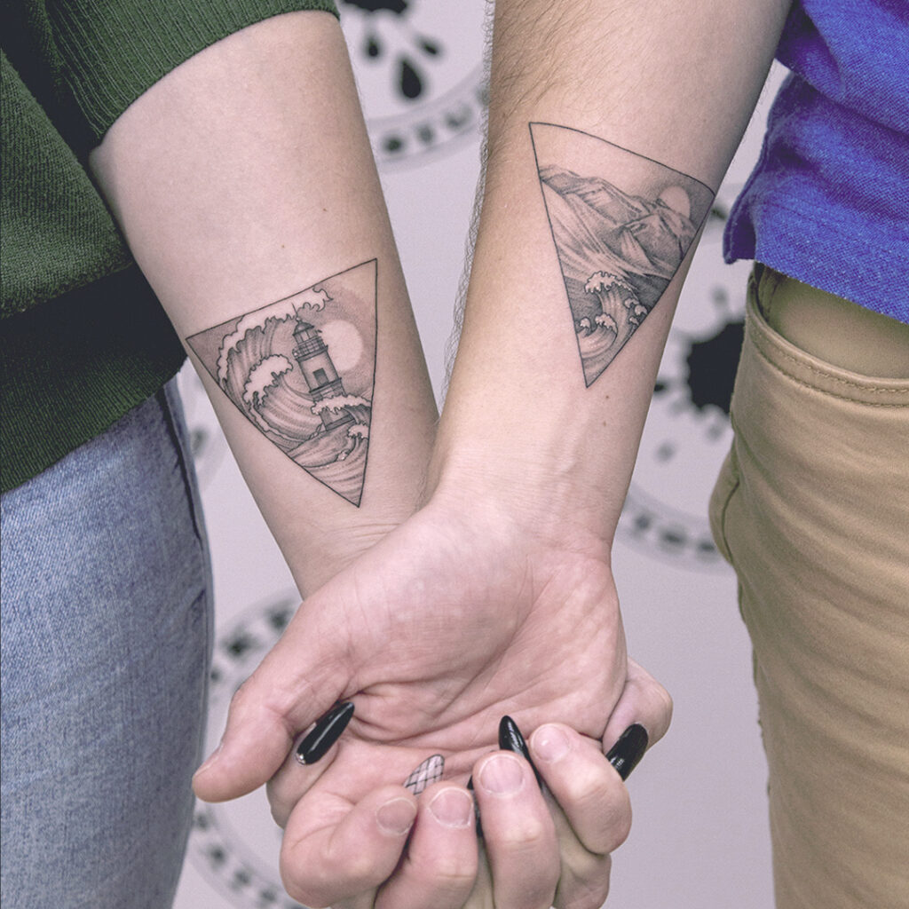 ТОП-145 парных татуировок: значение и идеи для друзей, подруг, влюбленных